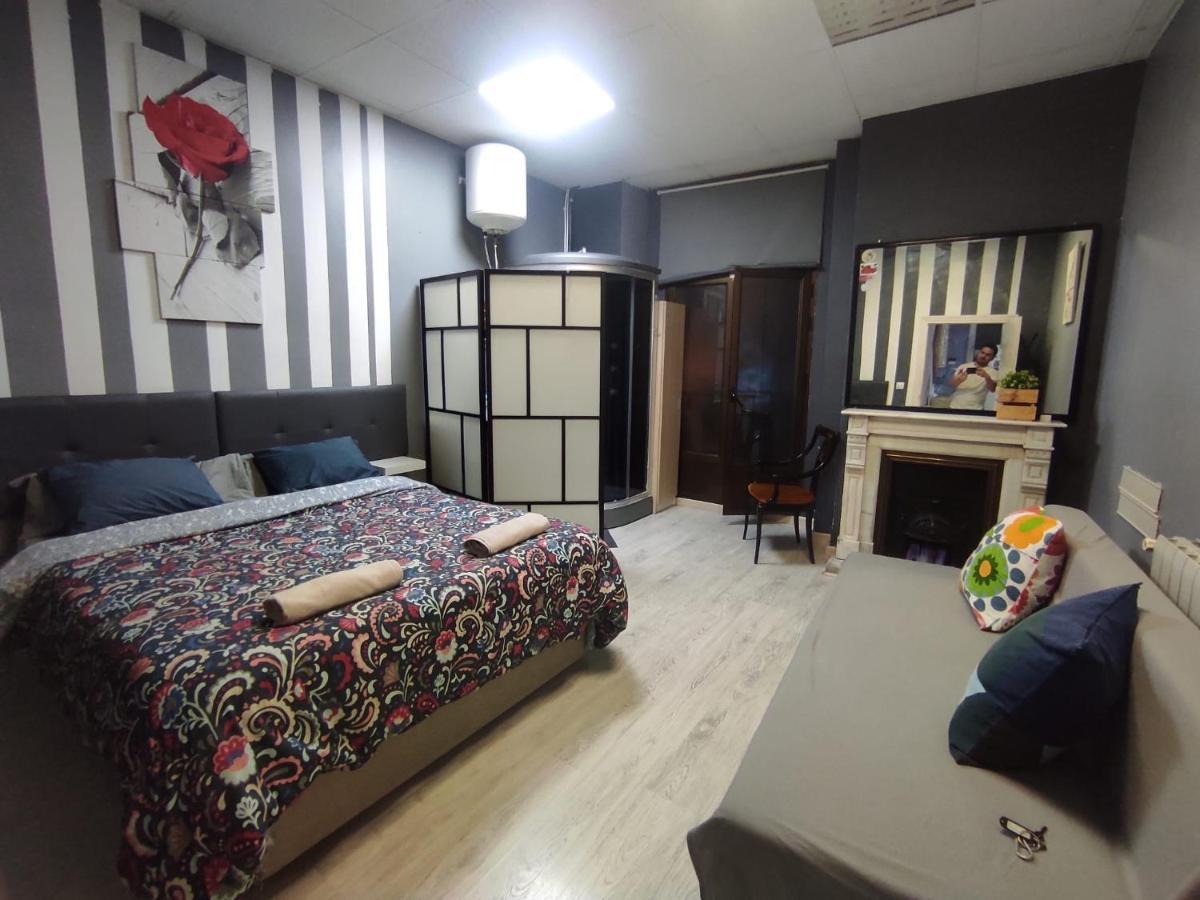 Parsa Homstay Madrid Exteriér fotografie