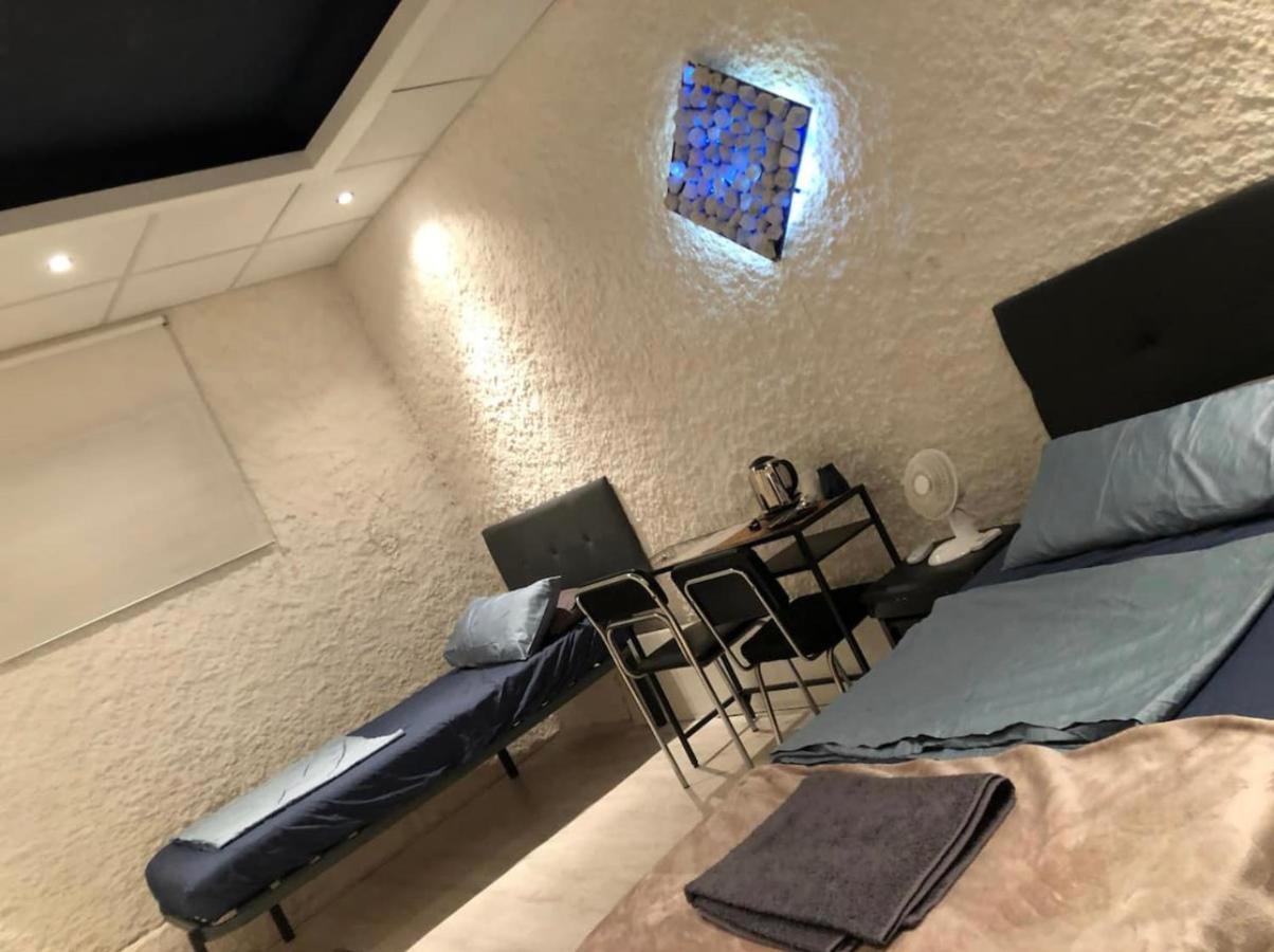 Parsa Homstay Madrid Exteriér fotografie