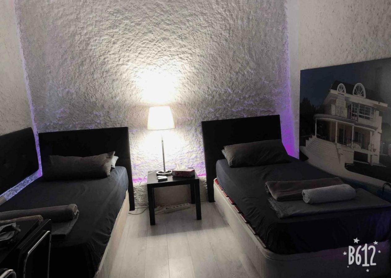 Parsa Homstay Madrid Exteriér fotografie